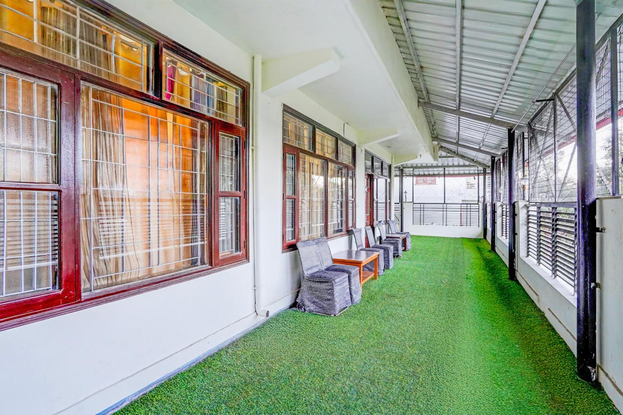 Super Townhouse Mall Road Near Library Chowk 穆索里 外观 照片