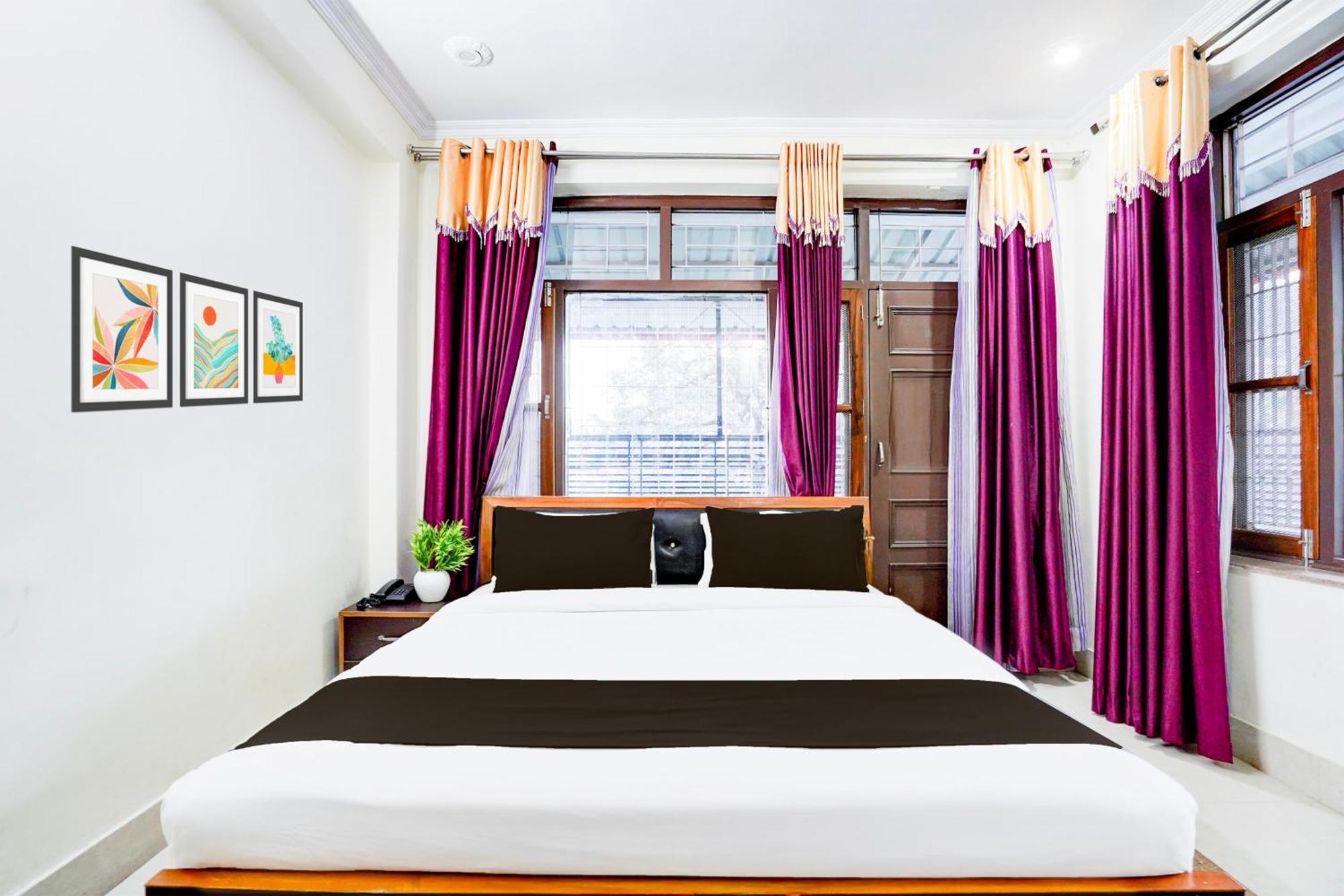 Super Townhouse Mall Road Near Library Chowk 穆索里 外观 照片