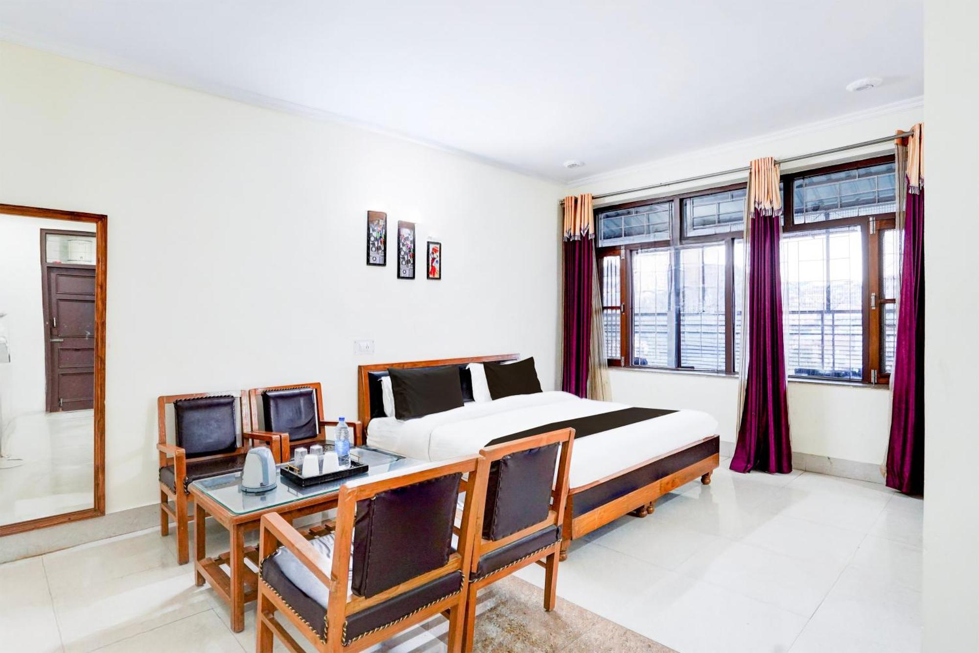 Super Townhouse Mall Road Near Library Chowk 穆索里 外观 照片