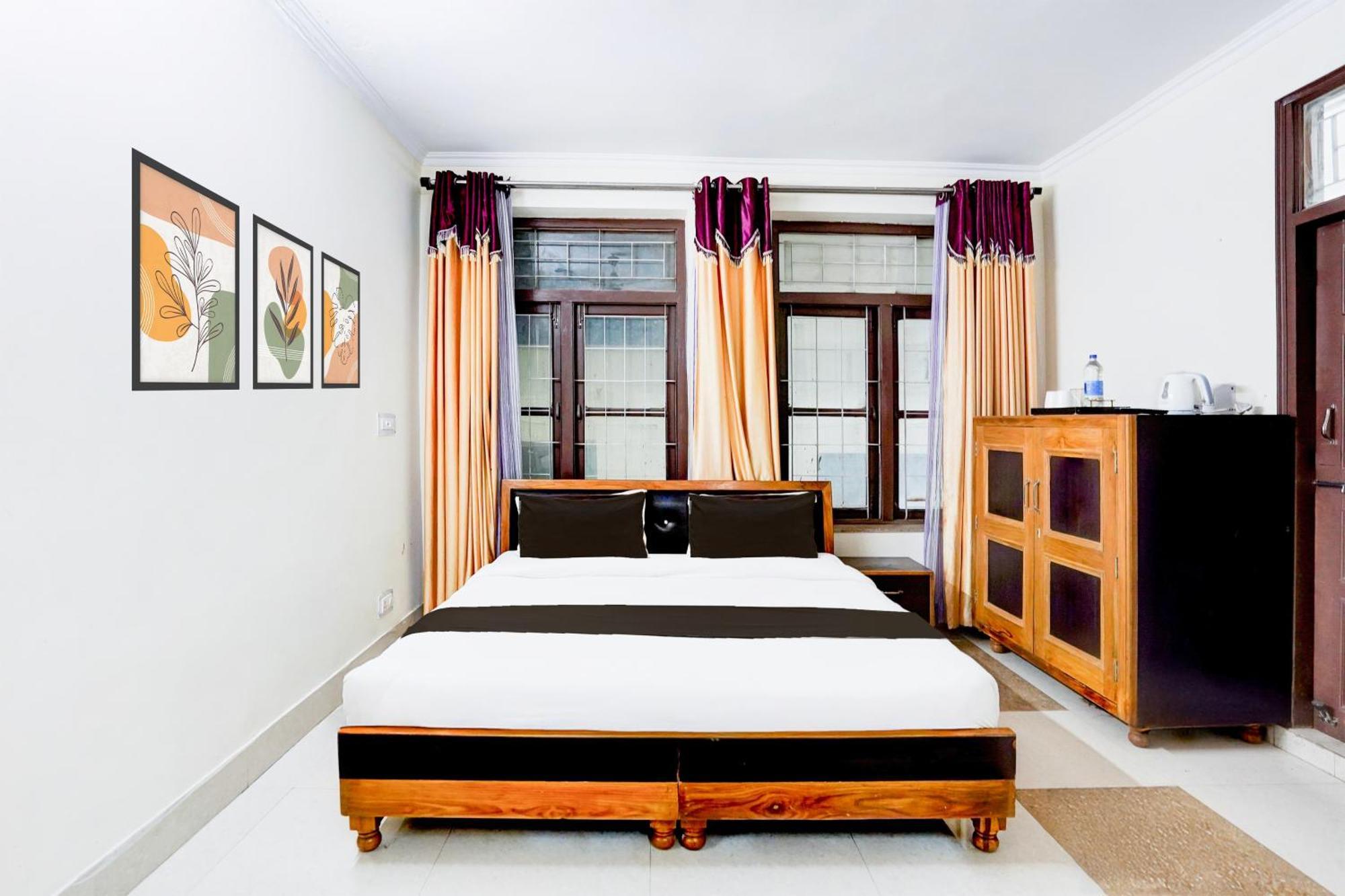 Super Townhouse Mall Road Near Library Chowk 穆索里 外观 照片