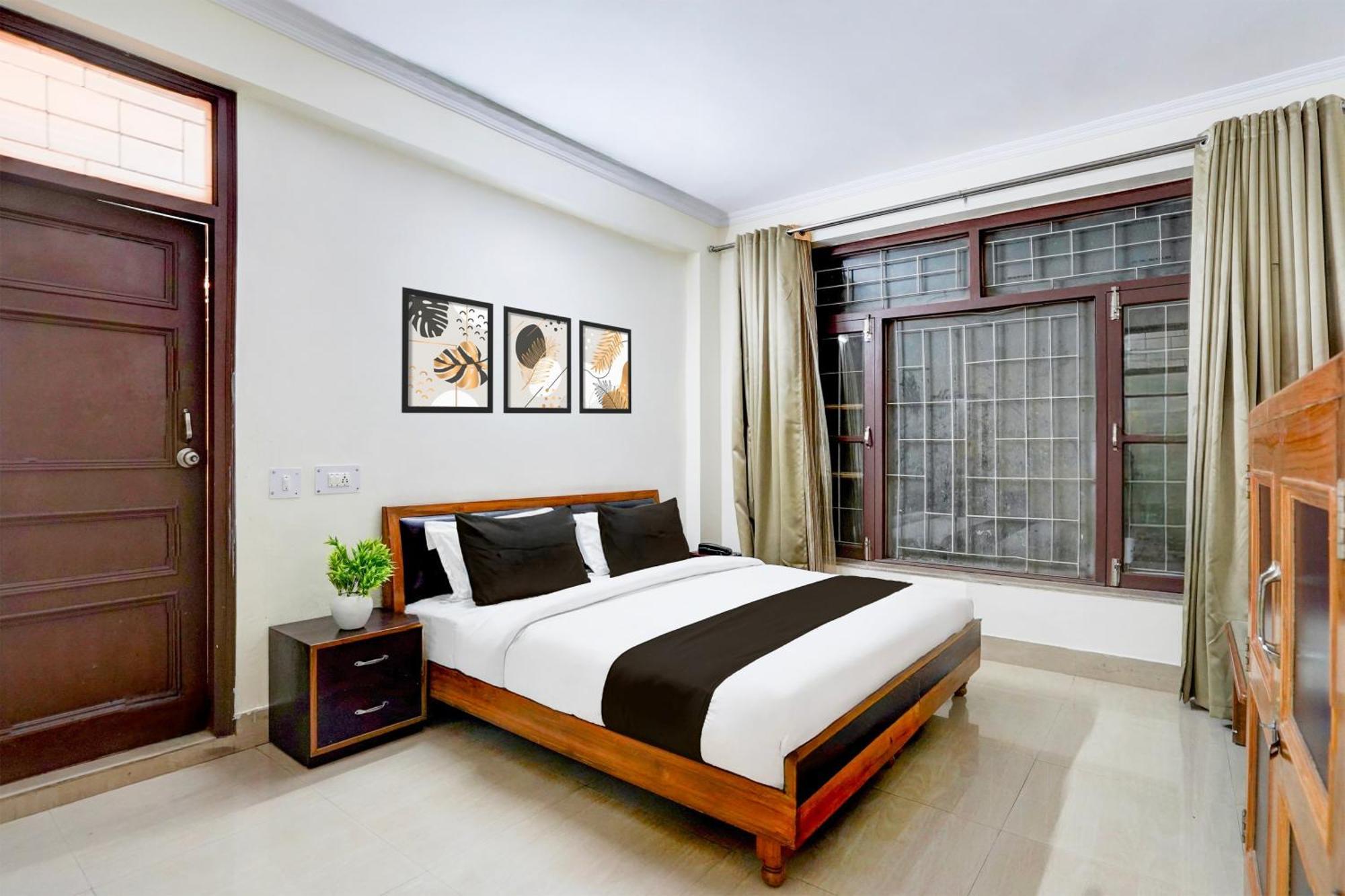 Super Townhouse Mall Road Near Library Chowk 穆索里 外观 照片